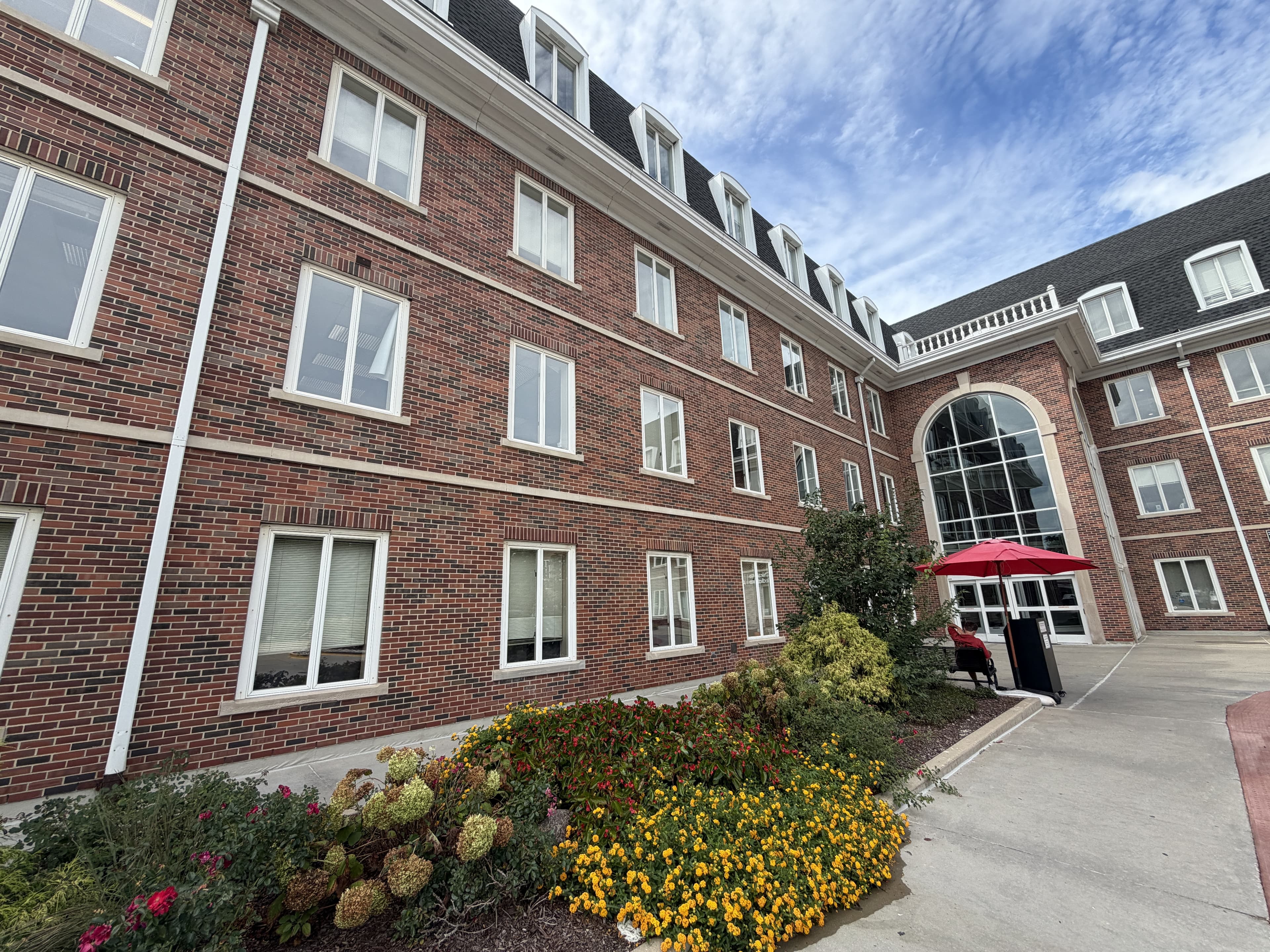 908 N. Elm St., Hinsdale, IL 60521
