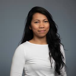 Headshot of Arianne Comoro, PT, DPT