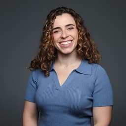 Headshot of Claire Curran, APN, FNP-C