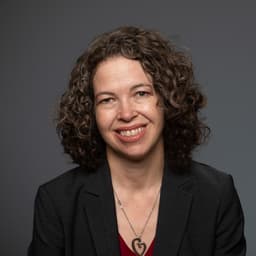 Headshot of Roxane Holt, MD