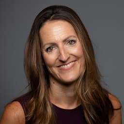 Headshot of Kristen Restaino, PT