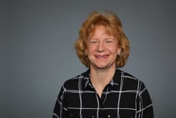 Headshot of Jessica Lenth, LCSW