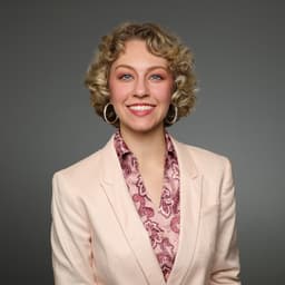 Headshot of Marina Moeller, PA-C